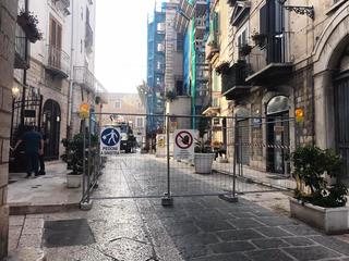 Trani, stabile a rischio crollo: chiuse al traffico fino a fine luglio piazza Longobardi e via Ognissanti