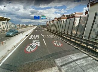 Auto contromano sulla 16 bis a Trani centro: lo sprovveduto si salva in tempo ed evita il peggio