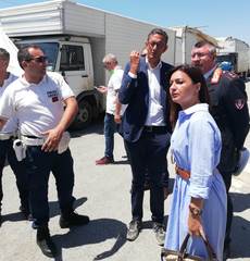 Mercato in via Falcone, l'ultimatum ai morosi ha portato nelle casse del Comune di Trani quasi 50mila euro. La soddisfazione di Bottaro e Nenna