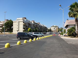 Trani, donna investita fra via Istria e via Croce a pochi metri dal mercato appena partito: la corsia di emergenza favorisce il rapido arrivo dei soccorsi