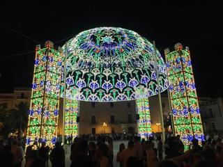 Feste patronali e sagre in Puglia, Emiliano firma l'ordinanza in vigore da oggi: obbligo di mascherine e divieto di assembramenti