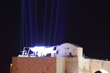 Villa comunale di Trani chiusa sabato sera: motivo, c'era un set sul fortino