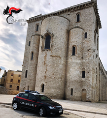 Ricattava e maltrattava i genitori fino a minacciarli di morte: i carabinieri arrestano 50enne di Trani