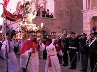 Feste patronali, il vescovo spegne gli entusiasmi: «Non ci sono nuove disposizioni della Cei, al momento resta tutto com'è»