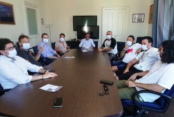 «Si vola», il sindaco di Trani incontra lo staff del primo tour operator fondato da Travel blogger