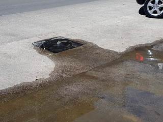 Trani, si ottura la fogna a Pozzo piano: liquami, cattivo odore e disagi in corso Sturzo