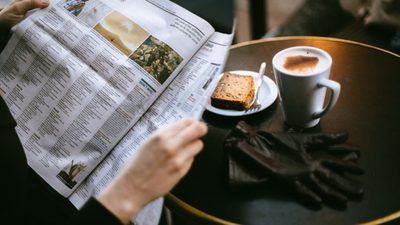 Ritornano i giornali nei bar e nelle sale d'attesa: arriva il sì dalla conferenza delle regioni