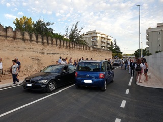 Riapre via Pozzo piano, la felicità dei residenti del quartiere: «Abbiamo aspettato questo giorno da anni, finalmente è realtà»