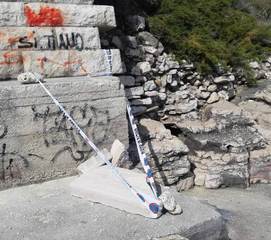 Trani, lastra di pietra precipita nottetempo sulla scogliera del Monastero di Colonna: le denunce di Francesco Laurora e Branà