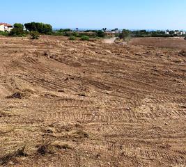 Terreno incolto di Capirro, dopo il recente incendio iniziata ieri la bonifica a cura di Amiu Trani