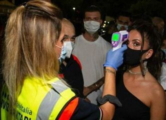 Coronavirus, Emiliano blinda i pugliesi: senza distanziamento, obbligo di mascherina all'aperto e nei locali danzanti