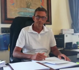 Obbligo delle mascherine in alcune vie della città, il sindaco Bottaro chiarisce: «Sono le aree potenzialmente luogo di assembramento»