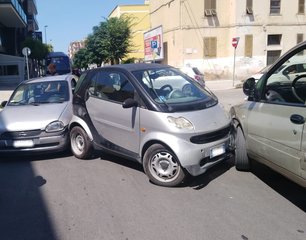 Trani, carambola fra tre auto in corso Imbriani: nessun ferito, ma danni e disagi