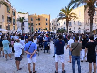Manifestazioni elettorali, giro di vite del prefetto di Barletta-Andria-Trani: massimo 1000 persone all'aperto, una ogni 4 metri quadrati