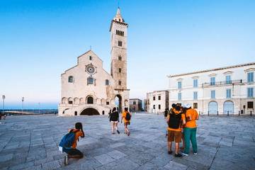 I sogni nel cassetto e quelli sul «Comò»: a Norba 17mila euro per mezz'ora di format promozionale su Trani