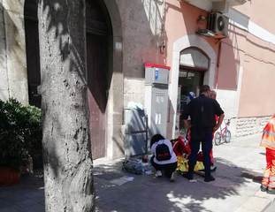 Trani, ciclista investita in corso Imbriani: il responsabile fugge via