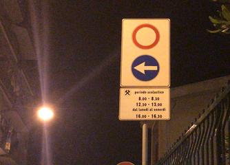 Assembramenti davanti alle scuole, chiuse le strade adiacenti tre istituti: le ordinanze