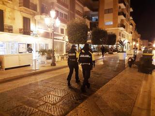 Covid, firmata ordinanza su apertura e chiusura delle attività dei servizi di ristorazione e h24