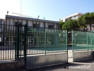 Trani, operatore scolastico positivo: chiude per un giorno la scuola media Baldassarre