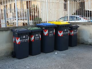 Differenziata in tutta Trani, bilancio di Bottaro dopo la prima settimana: «Stiamo superando il rodaggio. Presto raddoppieremo le isole mobili e spariranno gli ultimi cassonetti»