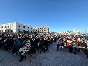 Capodanno Trani, sole risplende su gran pubblico e ottima Mercadante. Video