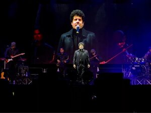 «Emozioni», a Trani: Carroccia celebra Battisti-Mogol e unisce generazioni