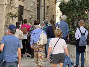 Tassa soggiorno, per Trani libera «prematura e controproducente»