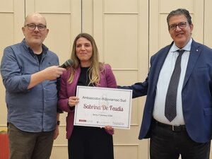 Storie di vino, la tranese Sabrina De Feudis premiata come «Ambasciatrice del sud»