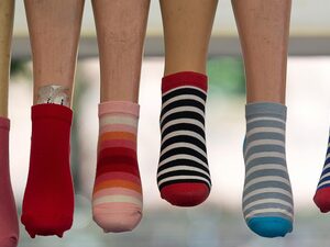 Diversità e inclusività: in biblioteca «La giornata dei calzini spaiati», questo venerdì