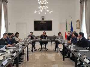 Gestione rifiuti, Prefettura coordina le azioni contro gli sversamenti illeciti