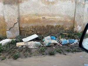 «At-tenti, degrado!»: retrocaserma, la denuncia di un cittadino