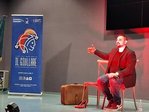 Non solo il 25 novembre, il teatro come impegno quotidiano contro la violenza «Il filo che ci unisce…»